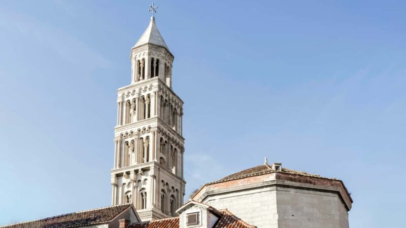 Split: Diocletian's Palace and Old Town Guided Walking Tour - The Riva Promenade: A Bustling Coastal Walk