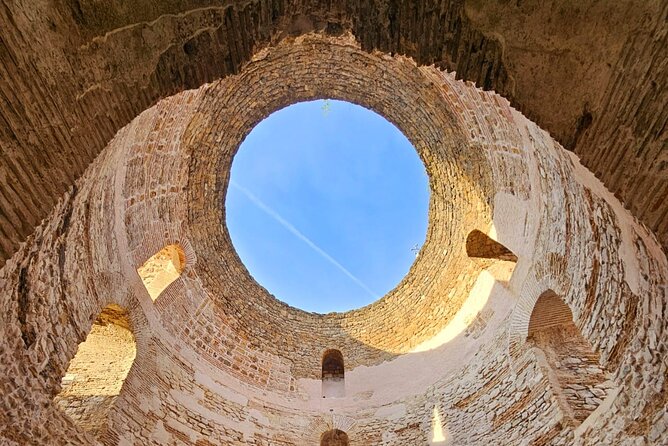 SPLIT-History Tour of Diocletian's Palace & Old Town with Daniela - Visiting the Oldest Christian Cathedral: Saint Domnius