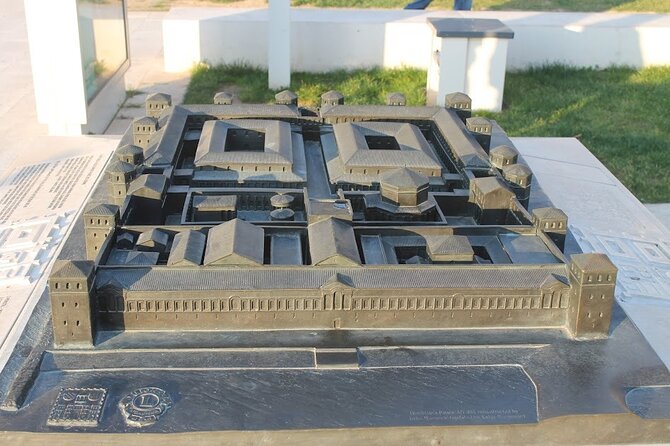 Split Old Town History and Monuments Private Guided Walking Tour - Starting Point at Riva Harbor and Introduction to Split