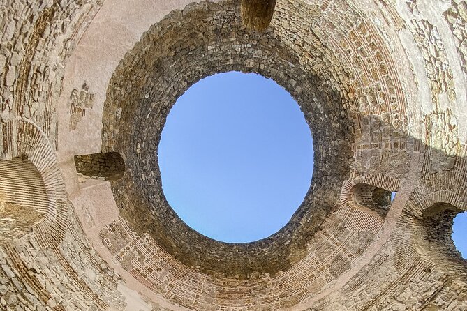 Split Palace & Old Town -Private walking tour- Entrance included - Strolling Marmontova Street and Prokurative Square