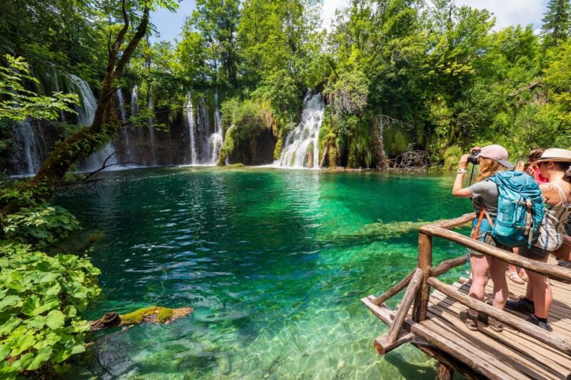 Split: Plitvice Lakes Early-Morning Guided Day Tour - How the Tour Starts at LUAC 2 in Split