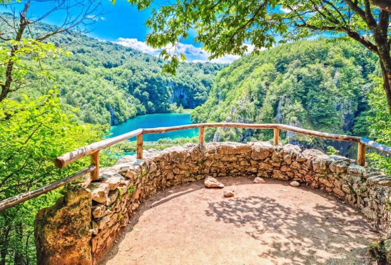 Split: Plitvice Lakes Early-Morning Guided Day Tour - Lunch and Refreshment Breaks During the Day