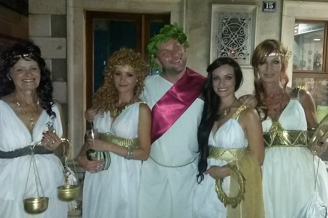 SPLIT-PREMIUM Emperor's Walking Tour for History Lovers + Museum - Practical Details: Meeting Point, Group Size, and Accessibility