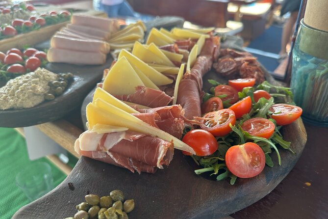 Split private boat tour for a groups up to 42 people - Lunch and Refreshments on the Boat