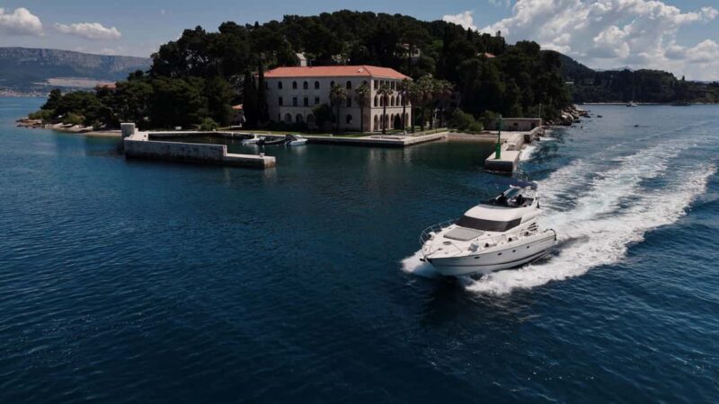 Split: Private Yacht Day Trip to Adriatic Islands - Panoramic Stop Near Milna on Bra Island