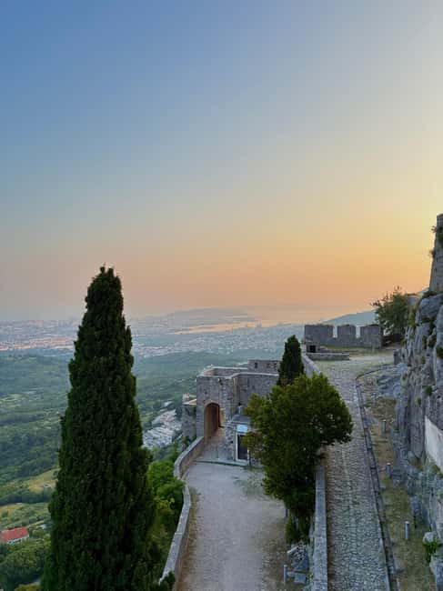 Split: Sunset at Klis Fortress with Sightseeing Bus - Comparing This Tour to Similar Offerings