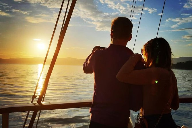 Split Sunset Cruise With Live Music - The Yacht Polaris: Comfort and Style on the Water