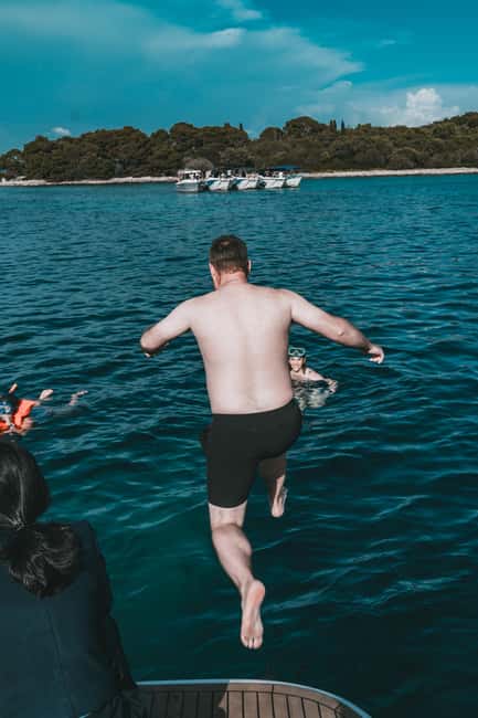 Split: Trogir, Blue Lagoon & Labaduza Speedboat Tour - The Guides and Crew: Making the Trip Special