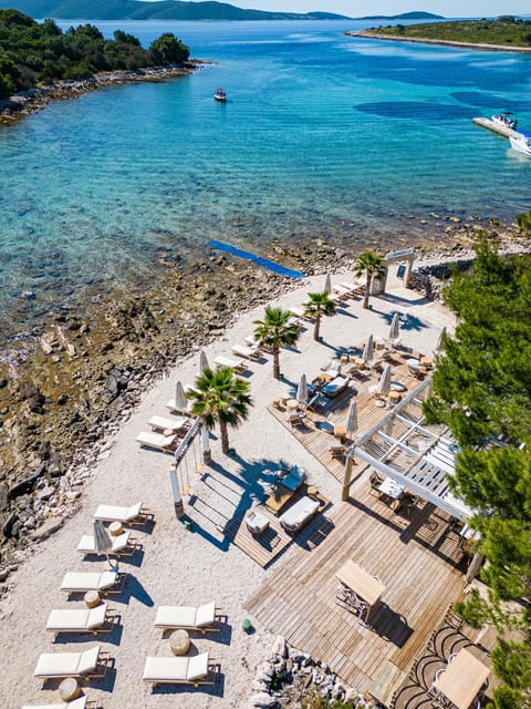 Split/Trogir: Half-Day(5 hours) 3-Island Speedboat Adventure - Practical Details: Meeting, Equipment, and Safety