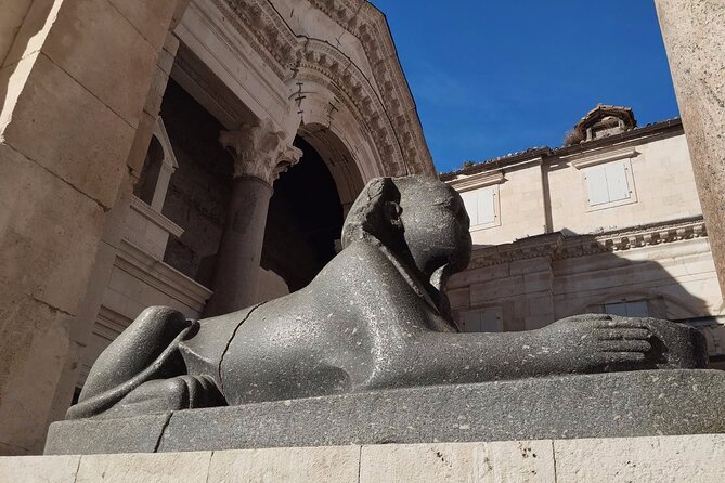 Split Walking Tour - Rome away from Rome (small group) - Famous Statues and Town Squares