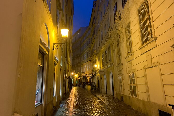 Spooky Vienna Ghost Tour in English - The Role of the Certified Guide in Bringing Legends to Life