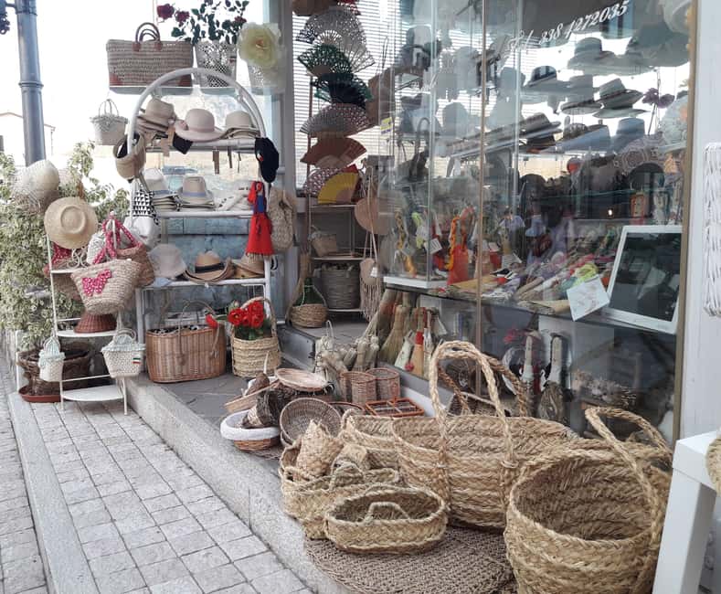 Squares, Fountains and Aqueducts of Rome - Exploring Piazza di Pietra and Its Ancient Roots