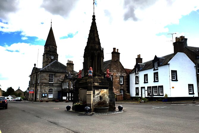 St Andrews Small Group Day Tour from Edinburgh - Visiting St Andrews University and St Salvators Chapel