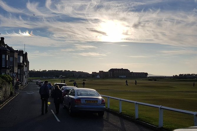 St Andrews Tours: Town, Golf and Old Course History - Practical Details: Meeting, Accessibility, and Group Size