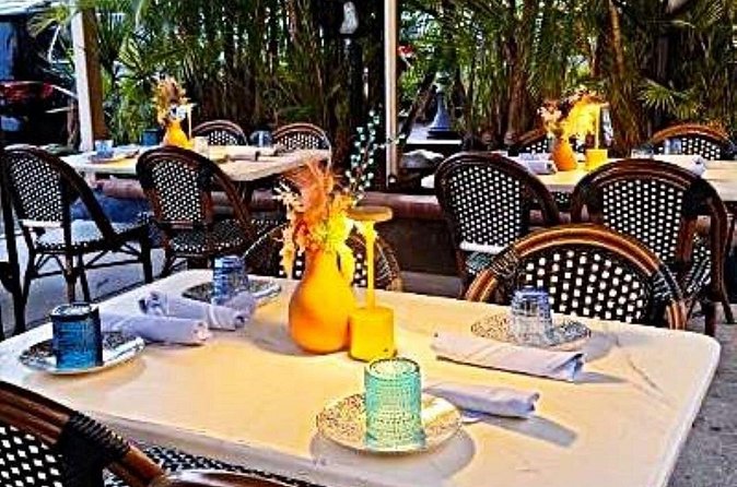 St Armands Shop, Sip & Stroll - Practical Details: Meeting Point, Duration, and Group Size