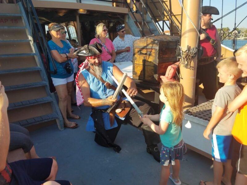 St. Augustine: Treasure Hunt Cruise with Onboard Show - Meeting Point at the Black Raven Ship Store