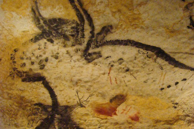 St Cirq LaPopie and Pech Merle Cavern Tour from Toulouse - Admiring Cahors’ Pont Valentre Bridge on Return
