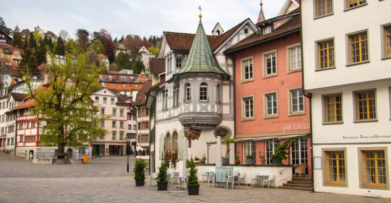 St. Gallen: Express Walk with a Local in 60 minutes - The Guide’s Expertise and Delivery Style