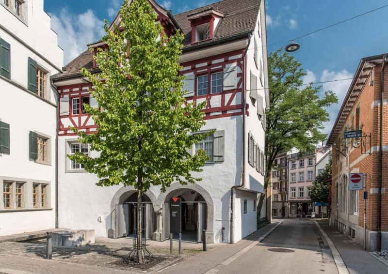 St. Gallen: Public city tour "Women who made history" - Visiting Historic Power Spots and Educational Sites