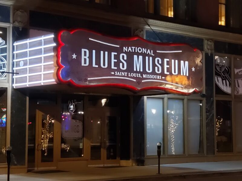 St Louis: 75-Minute City Trolley Tour - Highlights: Iconic Landmarks and Neighborhoods