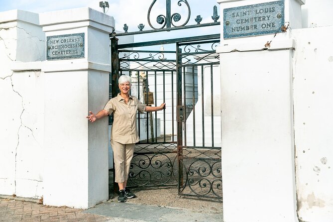 St. Louis Cemetery No. 1 Official Walking Tour - Inside the Historic Gates of St. Louis Cemetery No. 1