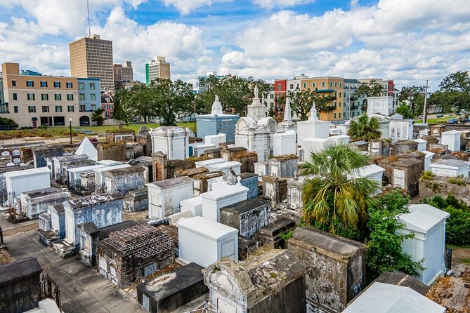 St. Louis Cemetery No. 1 Official Walking Tour - Comfort and Practical Tips for the Outdoor Walk