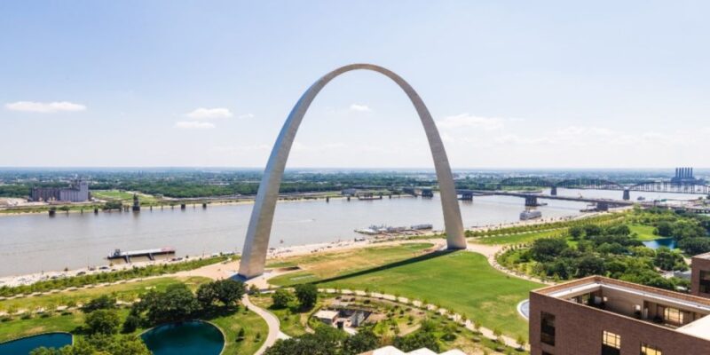 St. Louis Premium Driving Tour with Boat Ride & Arch - Explore St. Louis in Four Hours with a Small-Group Tour