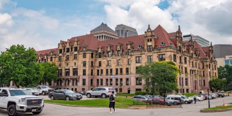 St. Louis Premium Driving Tour with Boat Ride & Arch - Scenic Drive Past Iconic Landmarks