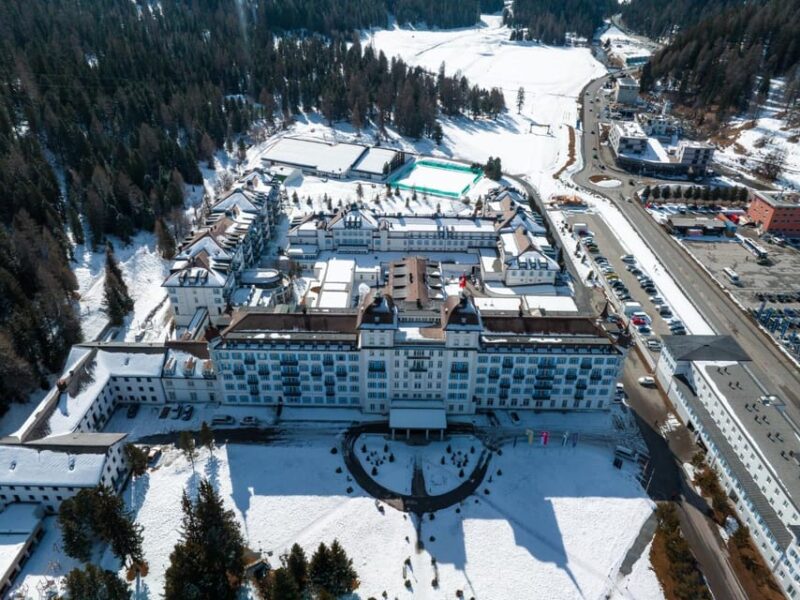 St. Moritz: Express Walk with a Local in 60 minutes - Exploring Landmark Highlights: Lake St. Moritz and Beyond
