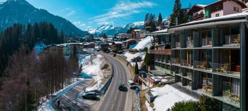 St. Moritz: Express Walk with a Local in 60 minutes - Connecting with the Local Lifestyle and Culture