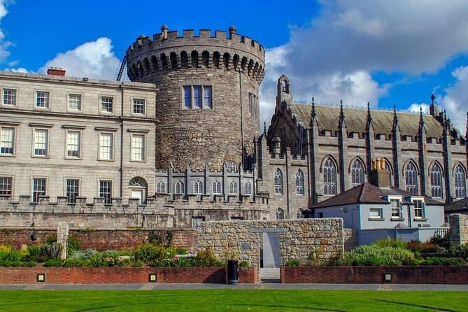 St Patrick's Cathedral, Book of Kells and Dublin Castle Tour - The Molly Malone Statue and Dublin’s Iconic Song