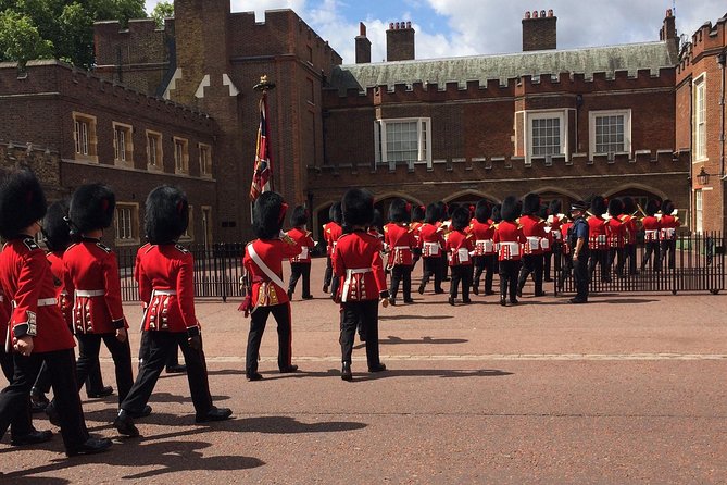 St Pauls Cathedral & See Over 30 Top London Sights Tour - Visiting St Paul’s Cathedral at the End of the Tour