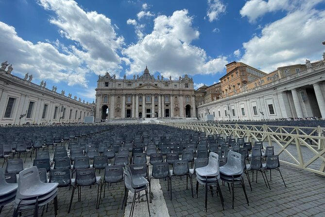 St Peters Basilica: A Self-Guided Audio Tour - Bernini’s Colonnade and Statues