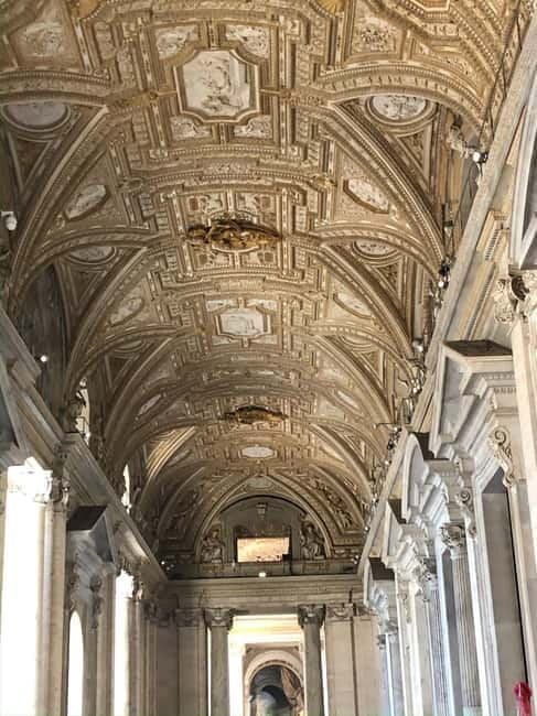 St. Peter's Basilica Entrance Tickets - Unlock the Beauty of St. Peters Basilica with Reserved Entrance Tickets