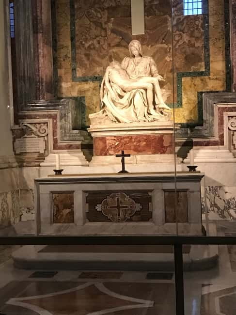 St. Peter's Basilica Entrance Tickets - Exploring the Interior of St. Peters Basilica