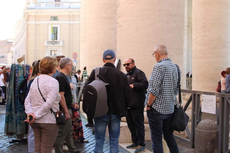 St. Peter's Basilica: Guided Tour with Reserved Entry - The Experience of Guides and Group Dynamics