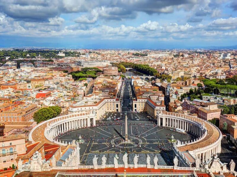 St. Peter's Basilica Wonders: Michelangelo, Bernini & Crypt - Dive into the Art and Architecture of St. Peters Basilica