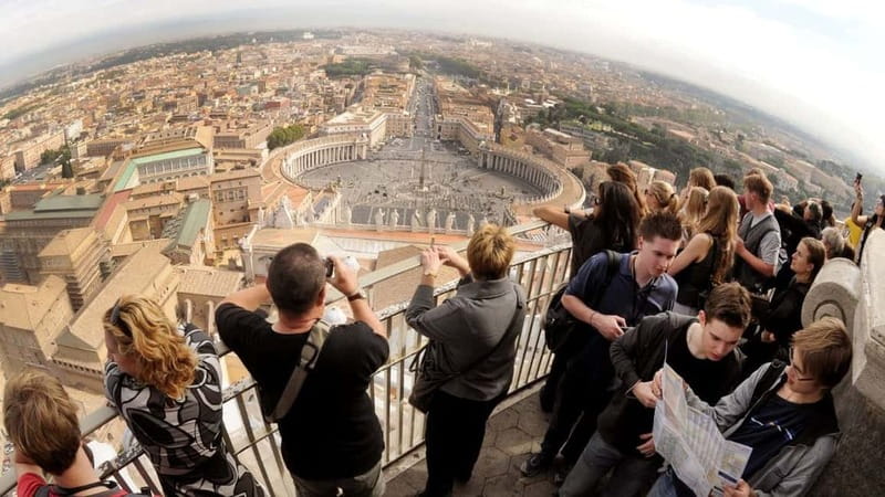 St. Peter's Dome Climb, Basilica and Vatacombs Tour - Key Points