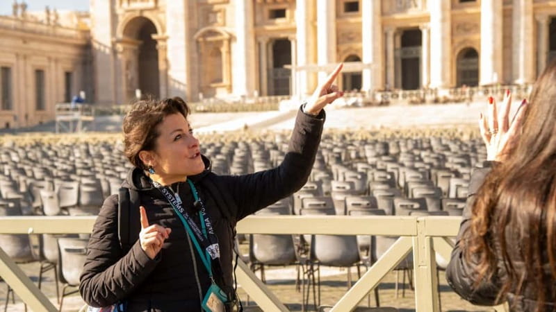 St. Peter's Dome Climb, Basilica and Vatacombs Tour - Exploring the Basilica’s Art and Architecture from Top to Bottom