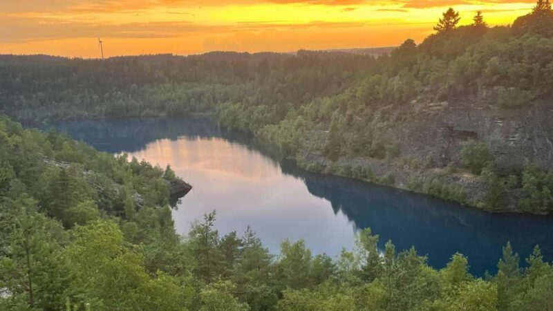 Staatsbruch Lehesten: Circular hike around the lake, treasure legend & criminal case - The Guide and Storytelling Style of Spaß im Team