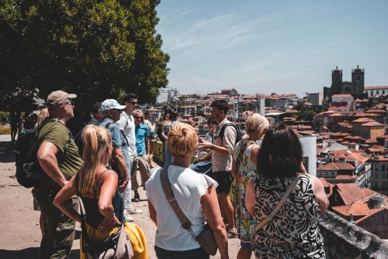 Stadtführung durch das Zentrum von Porto auf Deutsch - Riverside Charm: Riberia and the Douro River