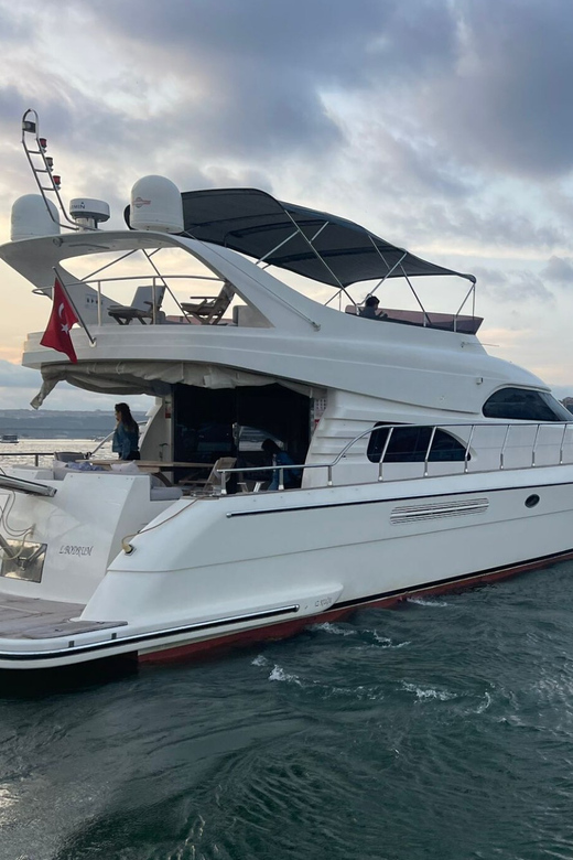 stanbul: Private Bosphorus Tour On Luxury Yacht Pre#2 - Uskudar and Maiden’s Tower Final Highlights