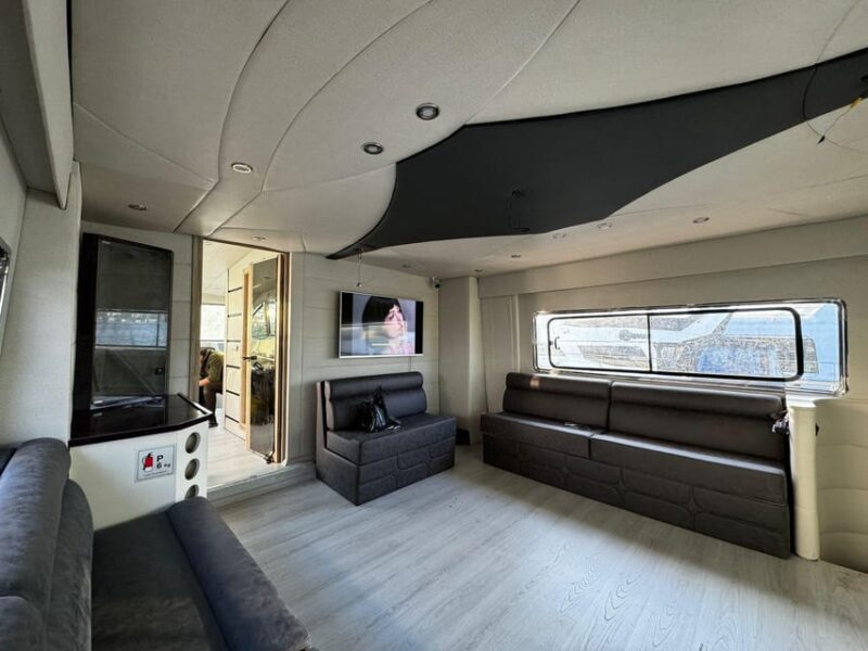 stanbul: Private Luxury Yacht on Bosphorus 24 MT (79 feet) - Key Points