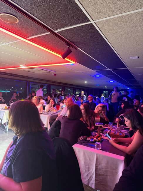 stanbul:Bosphorus Dinner Cruise & Soft and Alcohol Drinks - Dining Experience and Menu Options