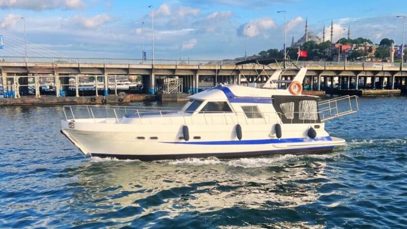 stanbul:Private Luxury Yacht on Bosphorus 14 Meter(46 feet) - Explore Istanbuls Bosphorus on a 14-Meter Private Yacht