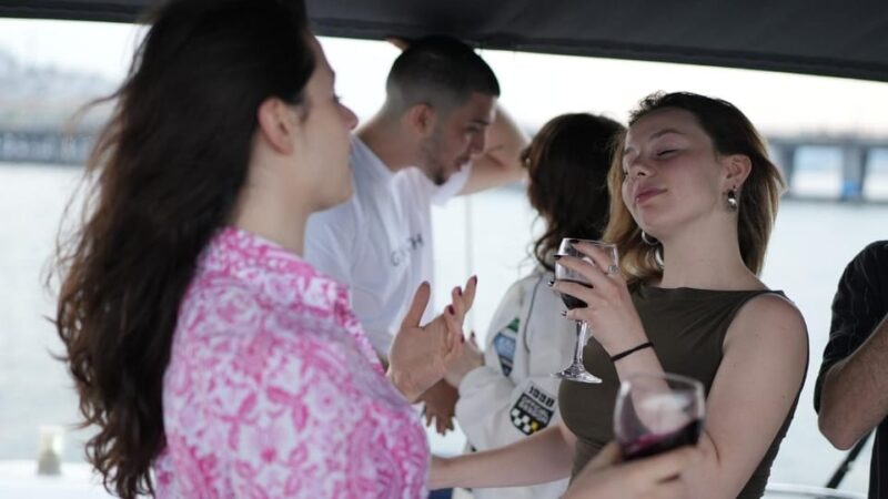 stanbul:Private Luxury Yacht on Bosphorus 14 Meter(46 feet) - Key Points