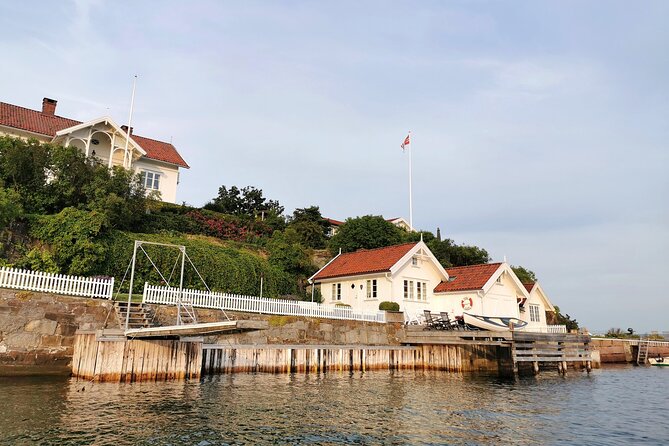 Stand up paddleboard adventure in Leangbukta - Weather Considerations and Cancellation Policy
