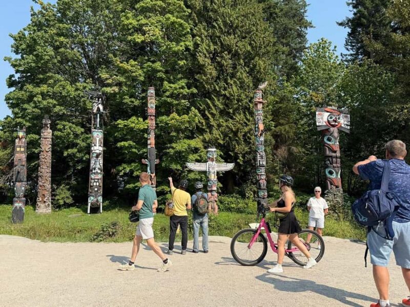 Stanley Park Highlights 2.5 Hour Walking Tour - Key Points