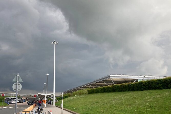 Stansted Airport Taxi Private Transfer to/from London - Dependable and Clear-Cost Private Transfers from Stansted Airport to London