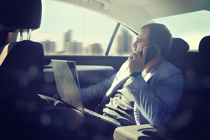 Stansted Airport to London Transfer - The Convenience of Mobile Ticketing and Digital Notifications